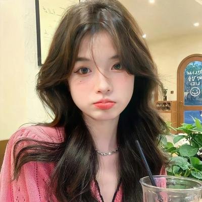三个带面纱的女子